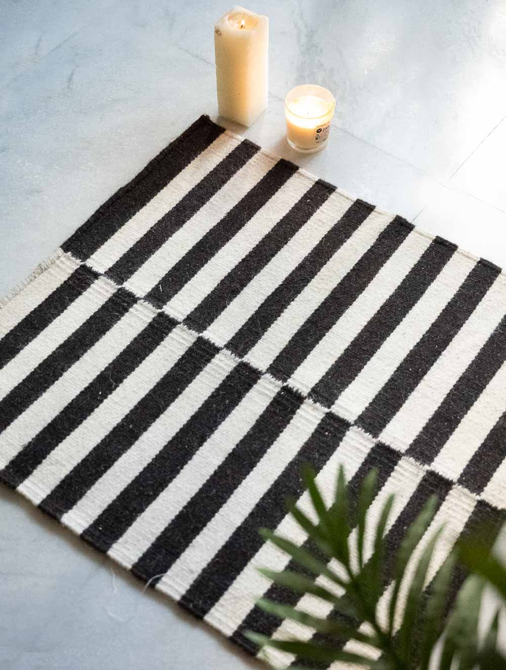 Handwoven Jawaja Small Rug - Zebra Tones (2ft x 2ft)