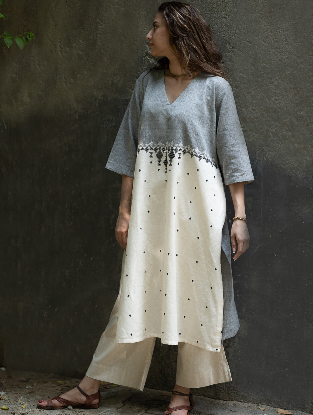 Handwoven Kashida Pattu Loose Kurta - Cream Aztec