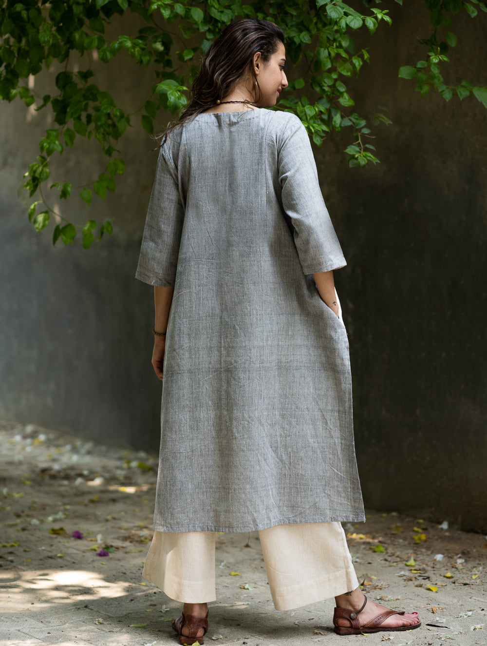 Handwoven Kashida Pattu Loose Kurta - Cream Aztec