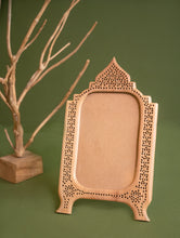 Load image into Gallery viewer, Jaali Craft Wooden Photo Frame - Arch