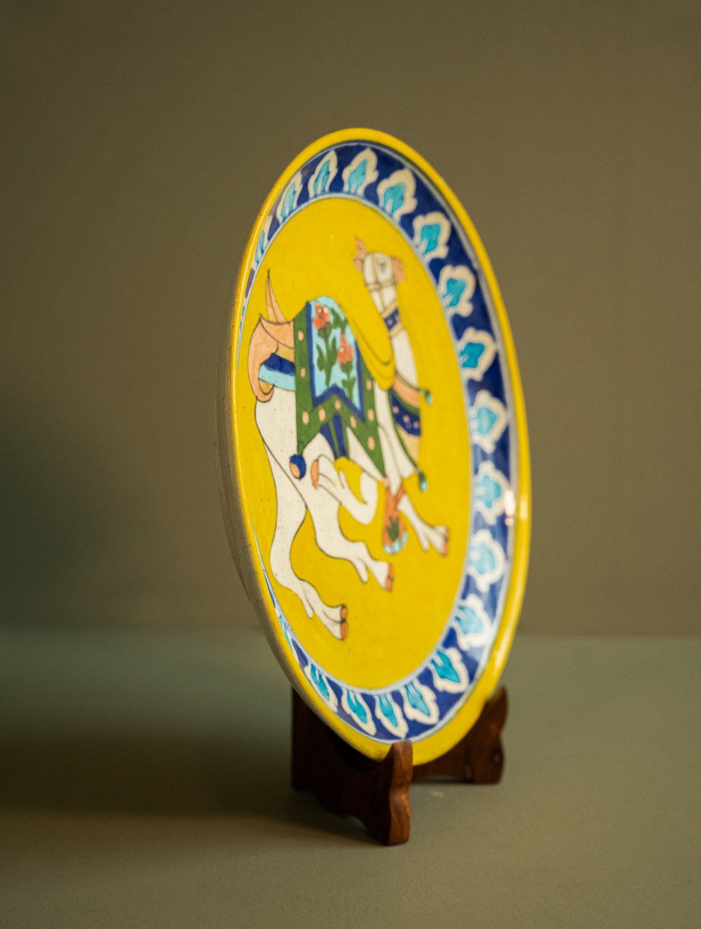 Load image into Gallery viewer, Jaipur Blue Pottery Decorative Plate - Royal Camel