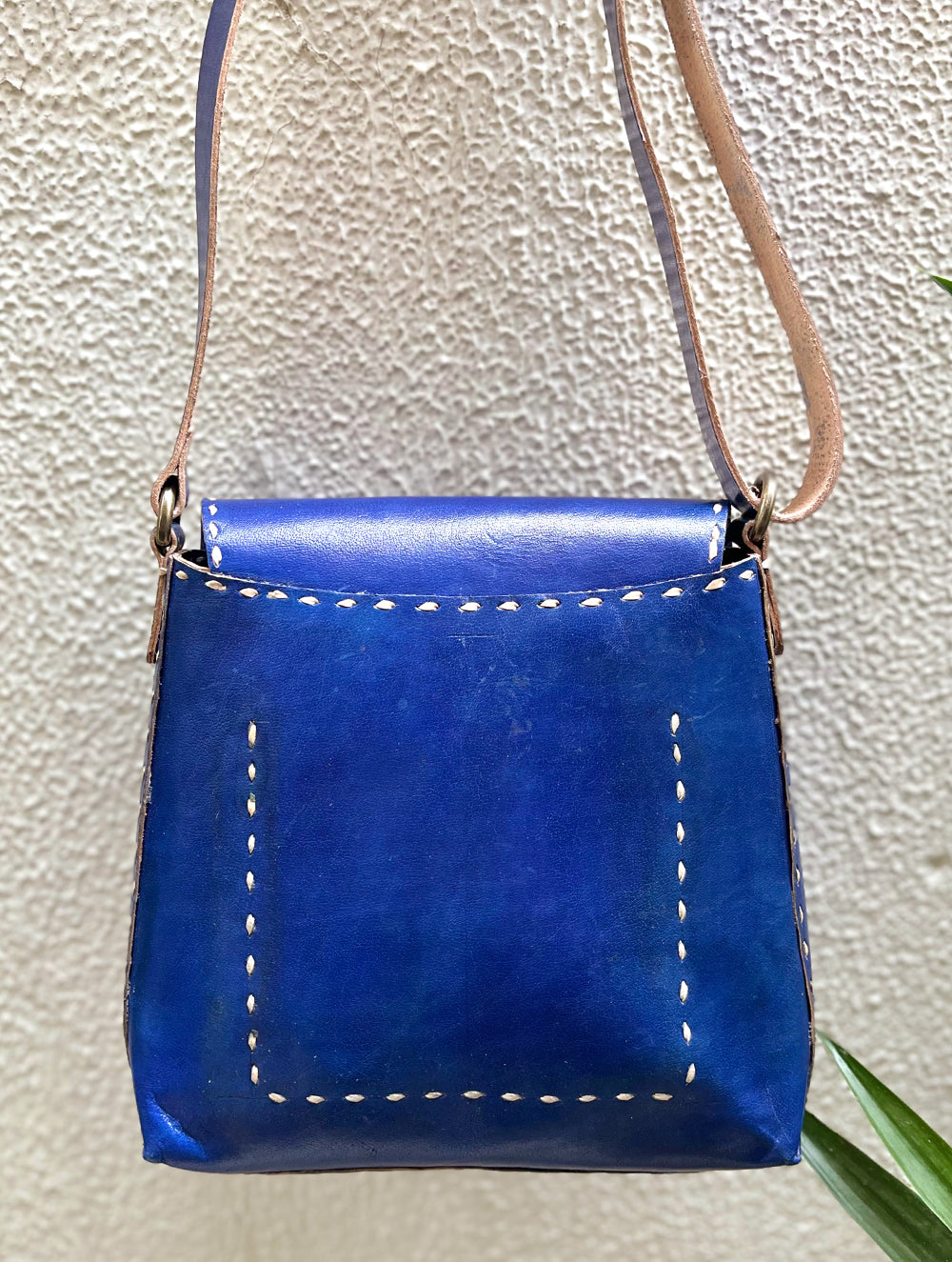 Jawaja Leather Bag with Contrasting Stitches