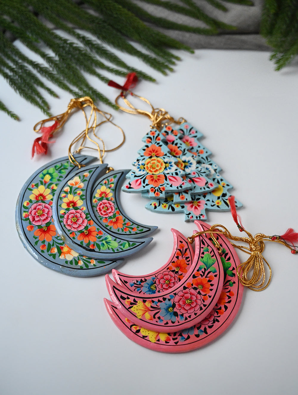 Load image into Gallery viewer, Kashmiri Art Xmas Decorations - Blue &amp; Pink Florals (Set of 9)