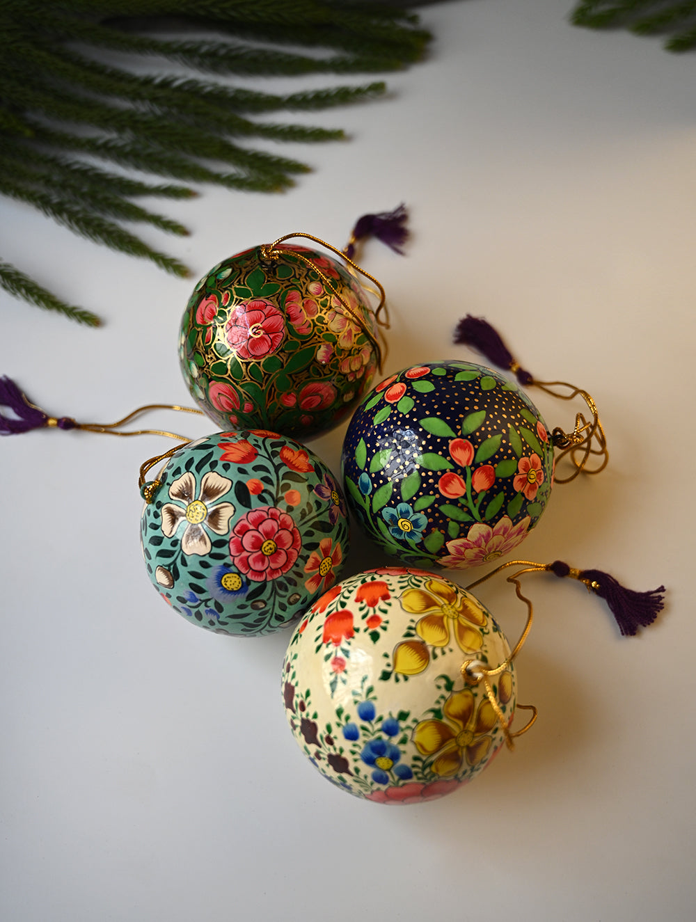 Load image into Gallery viewer, Kashmiri Art Xmas Decorations - Floral Baubles (Set of 4)