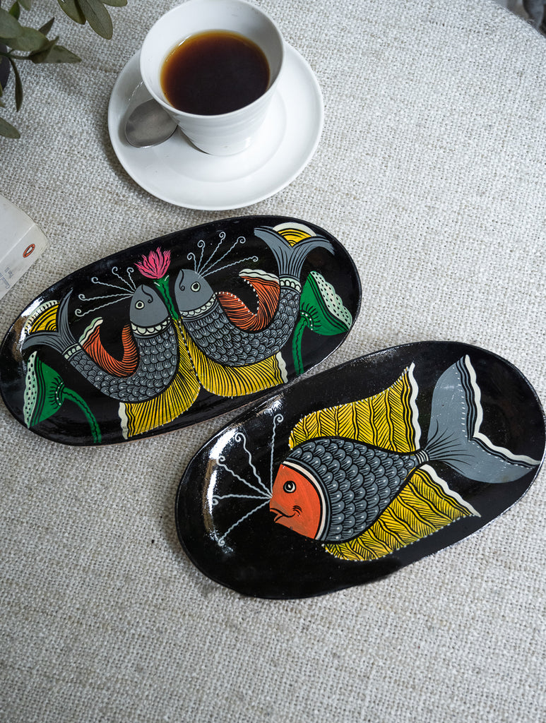 Lacquered, Hand Painted Patua Art Wooden Tray - Fish (Set of 2)