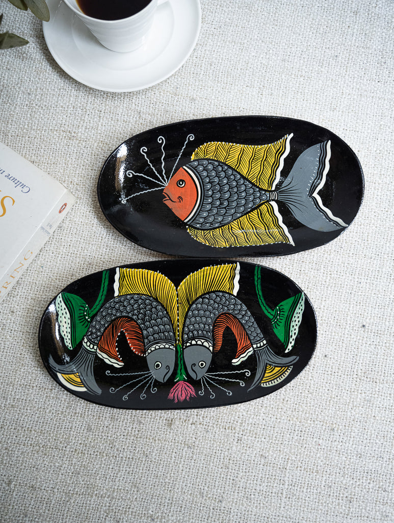 Lacquered, Hand Painted Patua Art Wooden Tray - Fish (Set of 2)