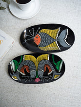 Load image into Gallery viewer, Lacquered, Hand Painted Patua Art Wooden Tray - Fish (Set of 2)