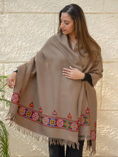 Load image into Gallery viewer, Light &amp; Warm Merino Wool Kinnauri Shawl - Mocha Trail