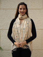 Load image into Gallery viewer, Light &amp; Warm Merino Wool Kinnauri Stole - Ivory Meadow