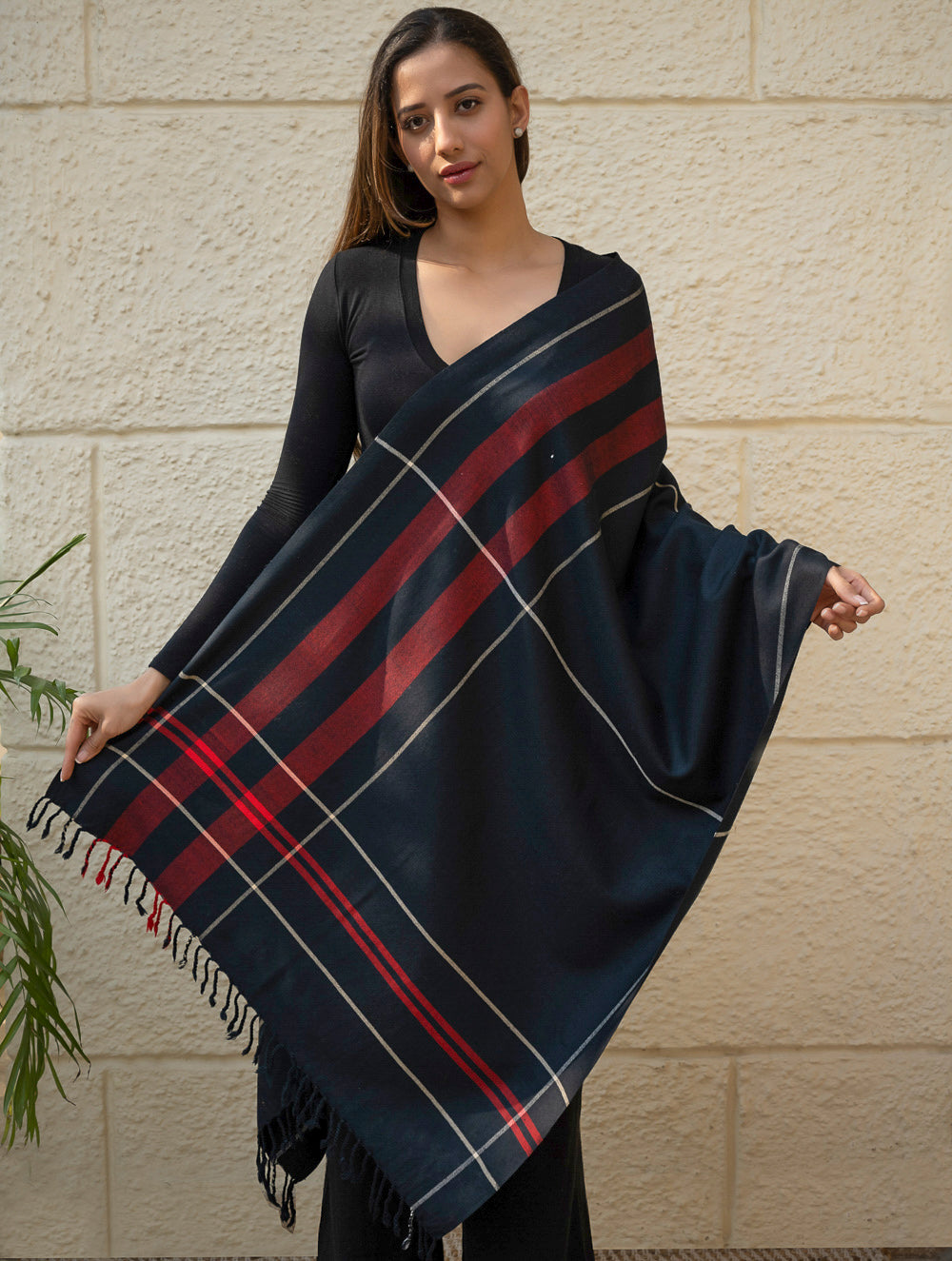 Load image into Gallery viewer, Light &amp; Warm Merino Wool Kinnauri Stole - Molten Night