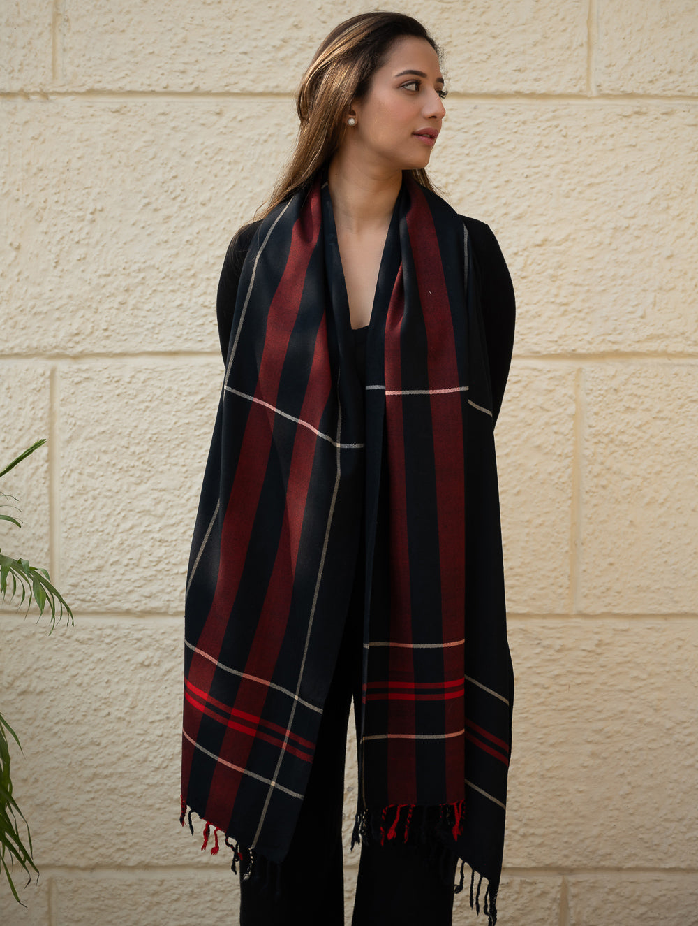 Load image into Gallery viewer, Light &amp; Warm Merino Wool Kinnauri Stole - Molten Night