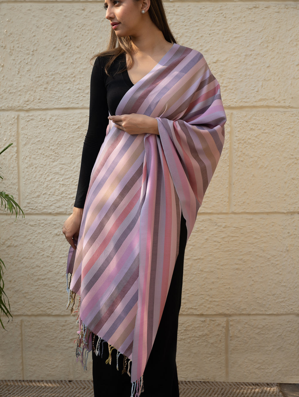 Load image into Gallery viewer, Light &amp; Warm Merino Wool Kinnauri Stole - Orchid Hues