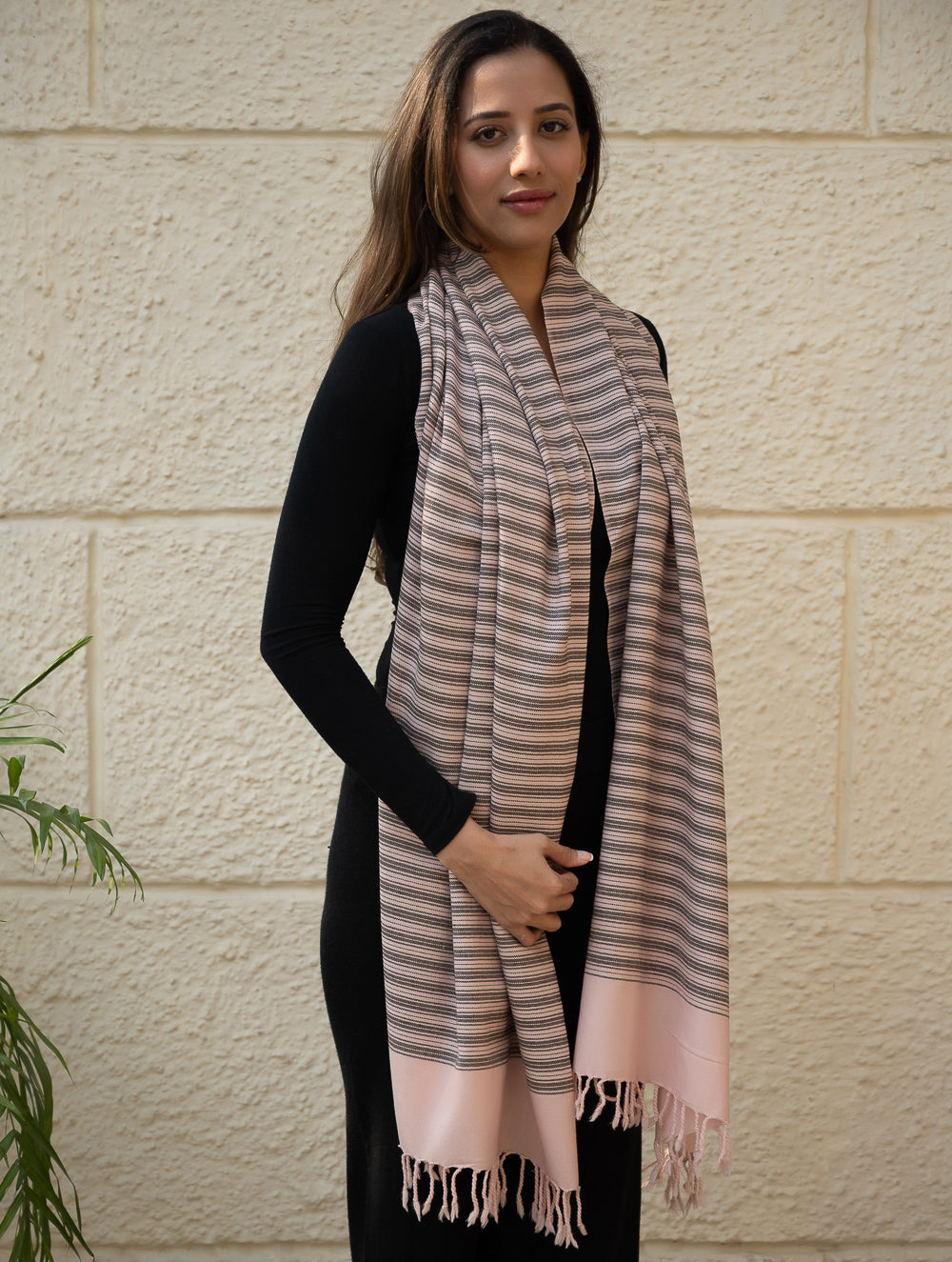 Load image into Gallery viewer, Light &amp; Warm Merino Wool Kinnauri Stole - Rosé &amp; Noir