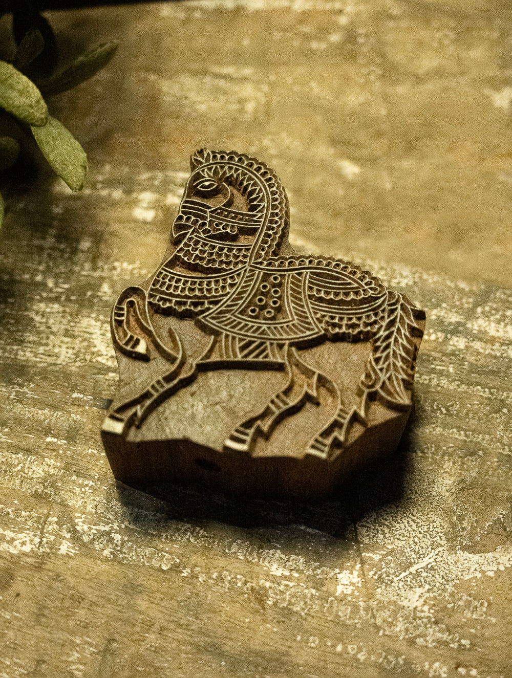 Load image into Gallery viewer, Nazakat. Exclusive, Fine Hand Engraved Wood Block Curio - Galloping Horse