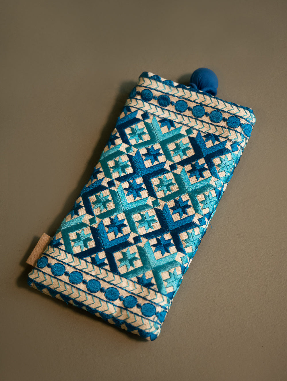 Load image into Gallery viewer, Phulkari Spectacle Case - Sapphire Blooms