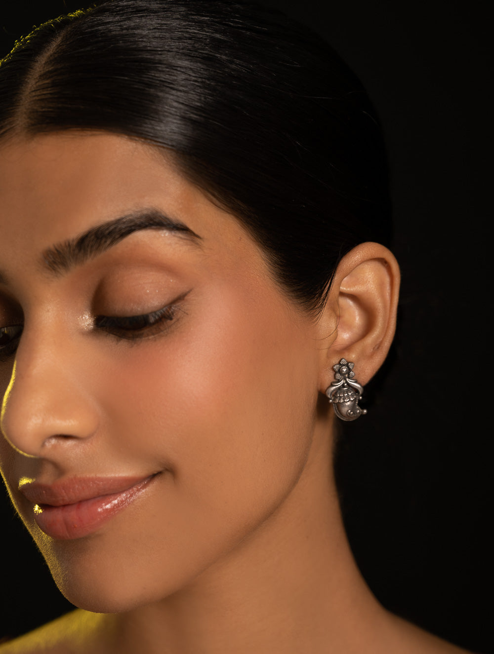 Load image into Gallery viewer, Pure Silver Traditional Maharashtrian Earrings - Ambiya Studs