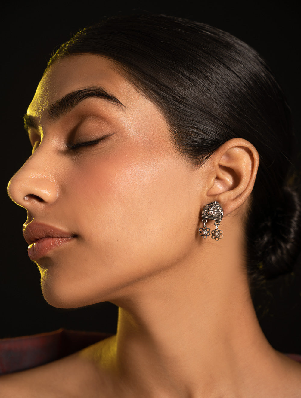 Load image into Gallery viewer, Pure Silver Traditional Maharashtrian Earrings - Bakuli Studs