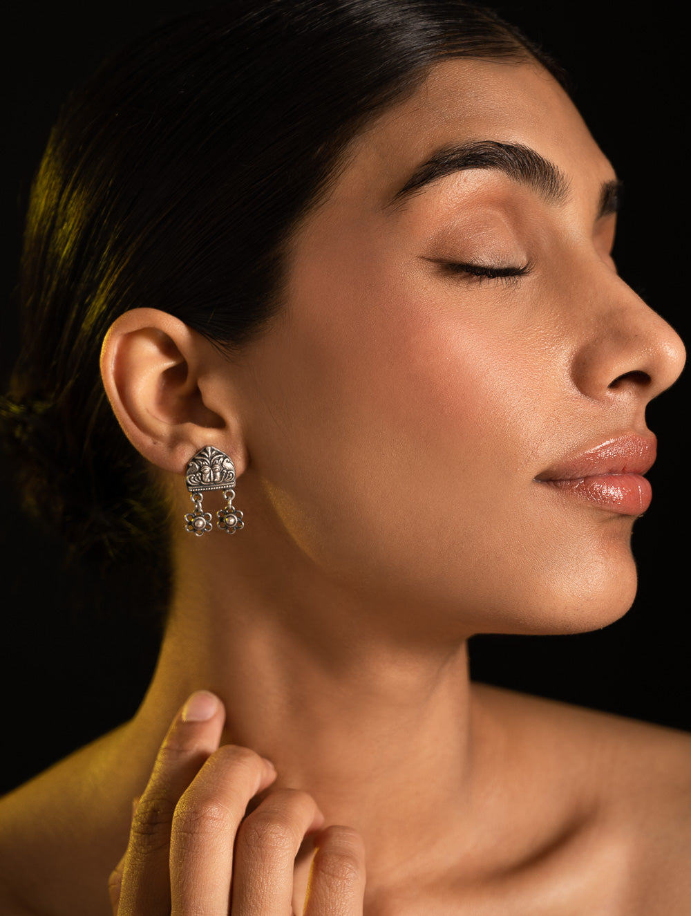 Load image into Gallery viewer, Pure Silver Traditional Maharashtrian Earrings - Bakuli Studs