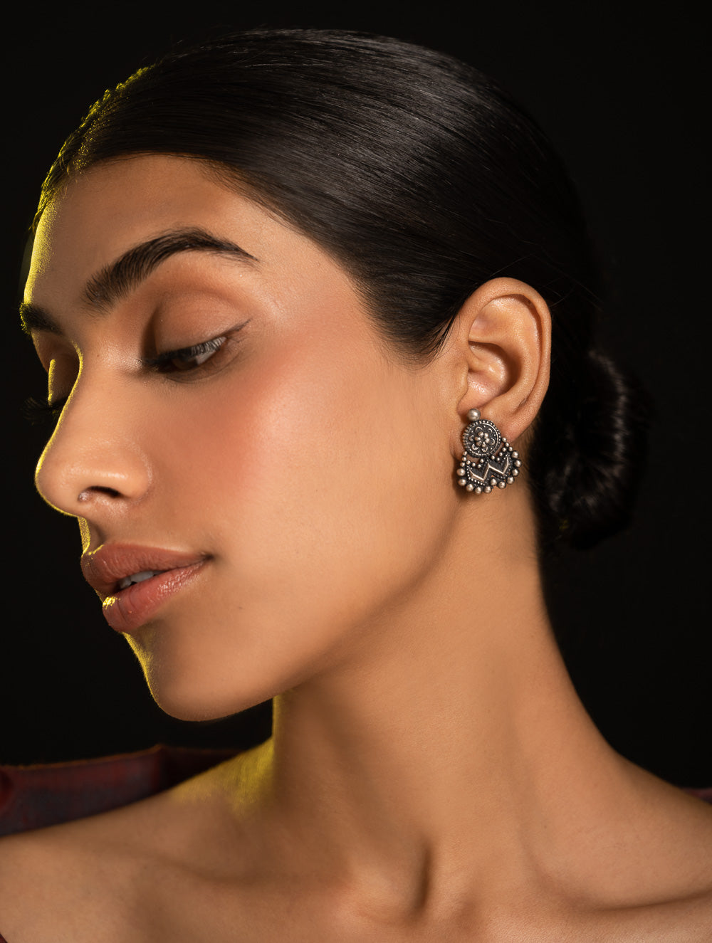 Load image into Gallery viewer, Pure Silver Traditional Maharashtrian Earrings - Chandra-Tilak