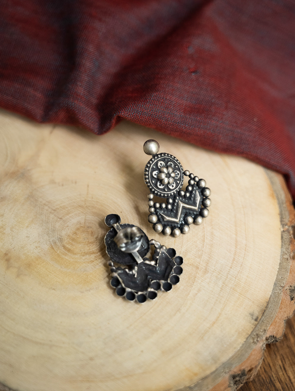 Load image into Gallery viewer, Pure Silver Traditional Maharashtrian Earrings - Chandra-Tilak