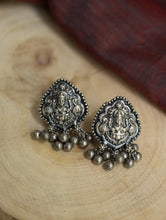 Load image into Gallery viewer, Pure Silver Traditional Maharashtrian Earrings - Devyani Studs