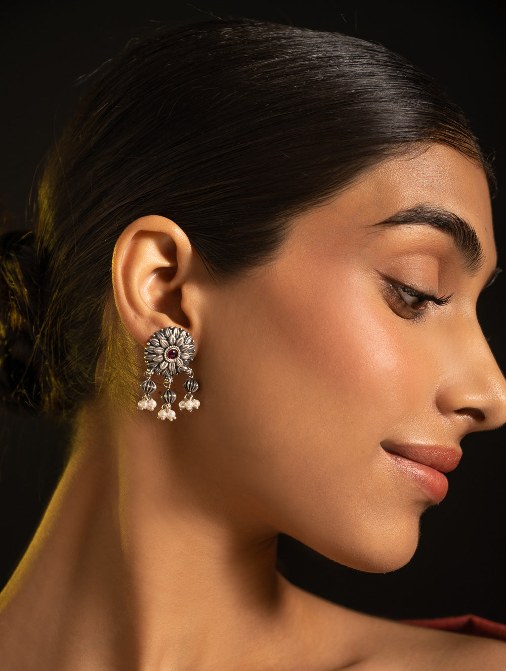 Load image into Gallery viewer, Pure Silver Traditional Maharashtrian Earrings - Layani