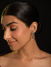 Load image into Gallery viewer, Pure Silver Traditional Maharashtrian Earrings - Leher