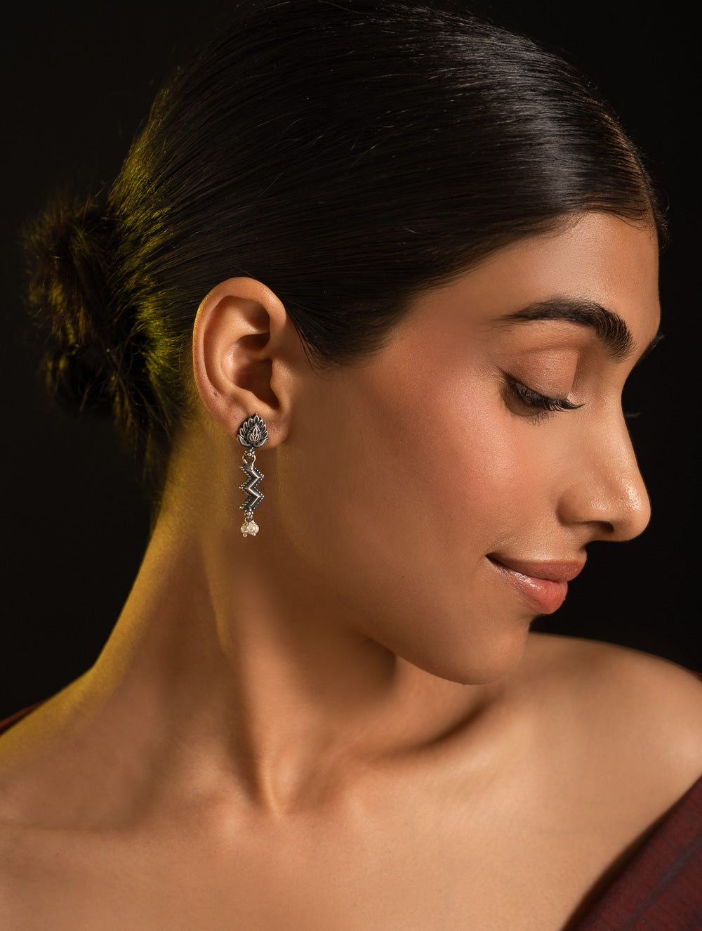 Load image into Gallery viewer, Pure Silver Traditional Maharashtrian Earrings - Leher