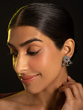 Load image into Gallery viewer, Pure Silver Traditional Maharashtrian Earrings - Shravani