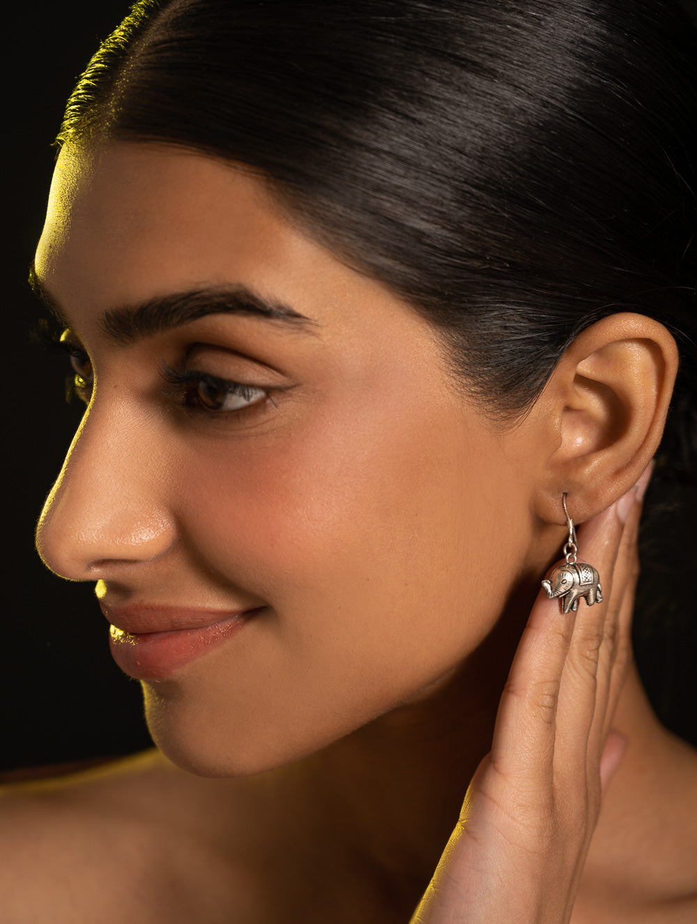 Load image into Gallery viewer, Pure Silver Traditional Maharashtrian Earrings - Tanugaja