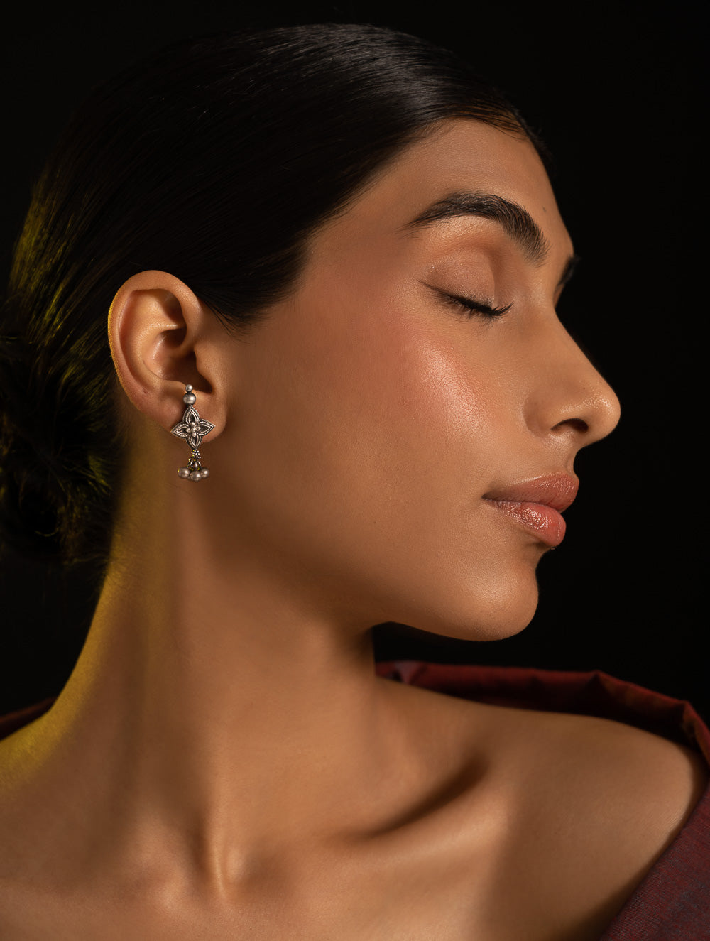 Load image into Gallery viewer, Pure Silver Traditional Maharashtrian Earrings - Tara?gan Studs