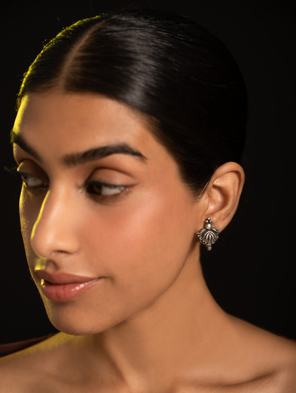 Load image into Gallery viewer, Pure Silver Traditional Maharashtrian Earrings - Taratamya