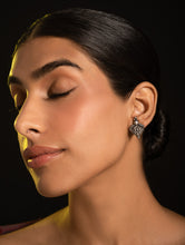 Load image into Gallery viewer, Pure Silver Traditional Maharashtrian Earrings - Taratamya