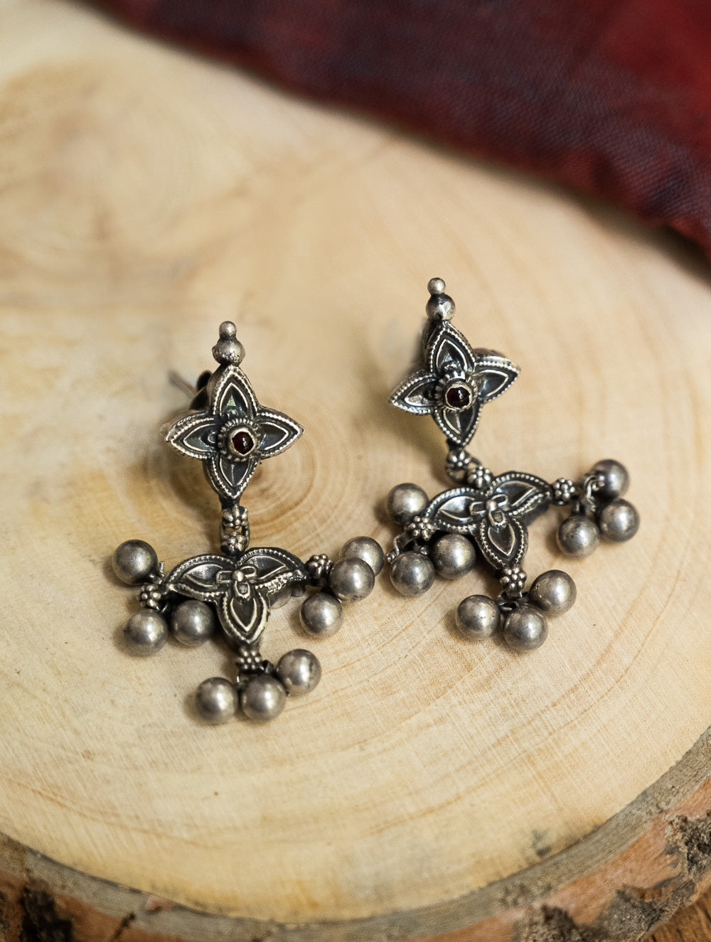 Load image into Gallery viewer, Pure Silver Traditional Maharashtrian Earrings - Taraveli 