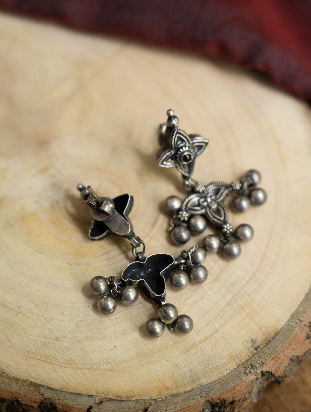 Load image into Gallery viewer, Pure Silver Traditional Maharashtrian Earrings - Taraveli 