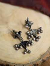 Load image into Gallery viewer, Pure Silver Traditional Maharashtrian Earrings - Taraveli 