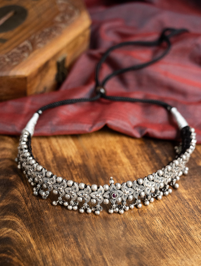 Pure Silver Traditional Maharashtrian Neckpiece - Belpaan