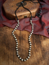 Load image into Gallery viewer, Pure Silver Traditional Maharashtrian Neckpiece - Golmani Saar