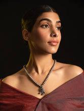 Load image into Gallery viewer, Pure Silver Traditional Maharashtrian Neckpiece - Saaz Velura