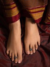 Load image into Gallery viewer, Pure Silver Traditional Maharashtrian Toe Rings - Kavyaang (Set of 2) 