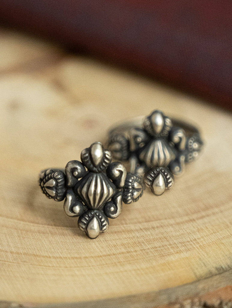 Pure Silver Traditional Maharashtrian Toe Rings - Kavyaang (Set of 2) 