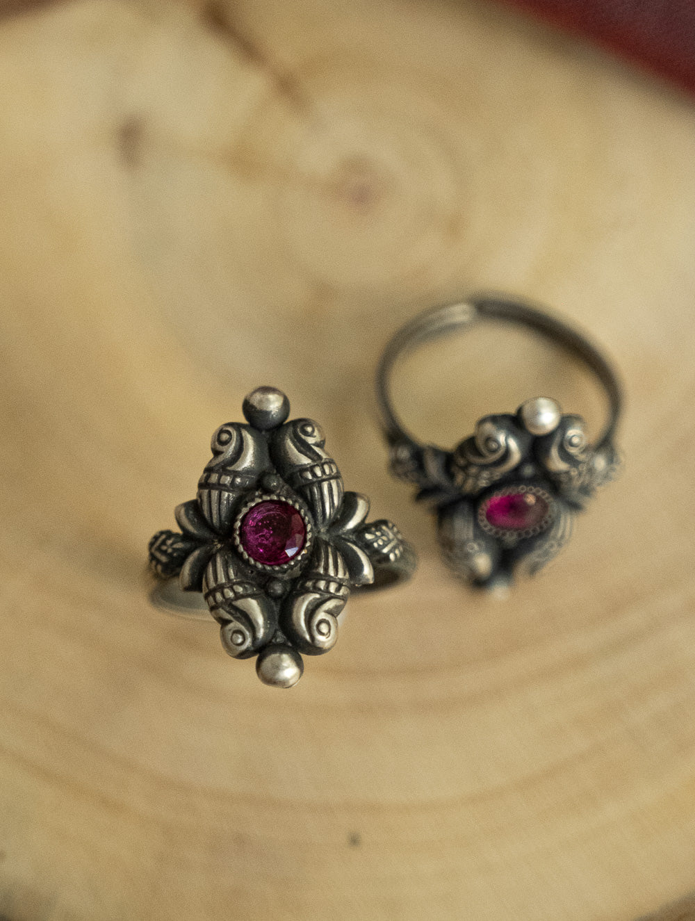 Load image into Gallery viewer, Pure Silver Traditional Maharashtrian Toe Rings - Mridya (Set of 2) 