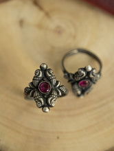 Load image into Gallery viewer, Pure Silver Traditional Maharashtrian Toe Rings - Mridya (Set of 2) 