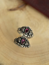 Load image into Gallery viewer, Pure Silver Traditional Maharashtrian Toe Rings - Nupura (Set of 2) 