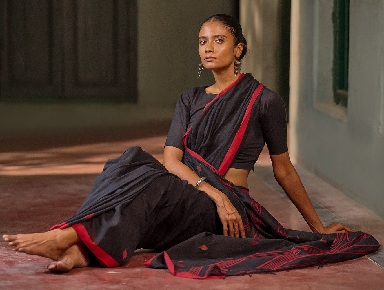 Bengal Vibes. Handwoven Jamdani Soft Mul Cotton Saree - Black and Red