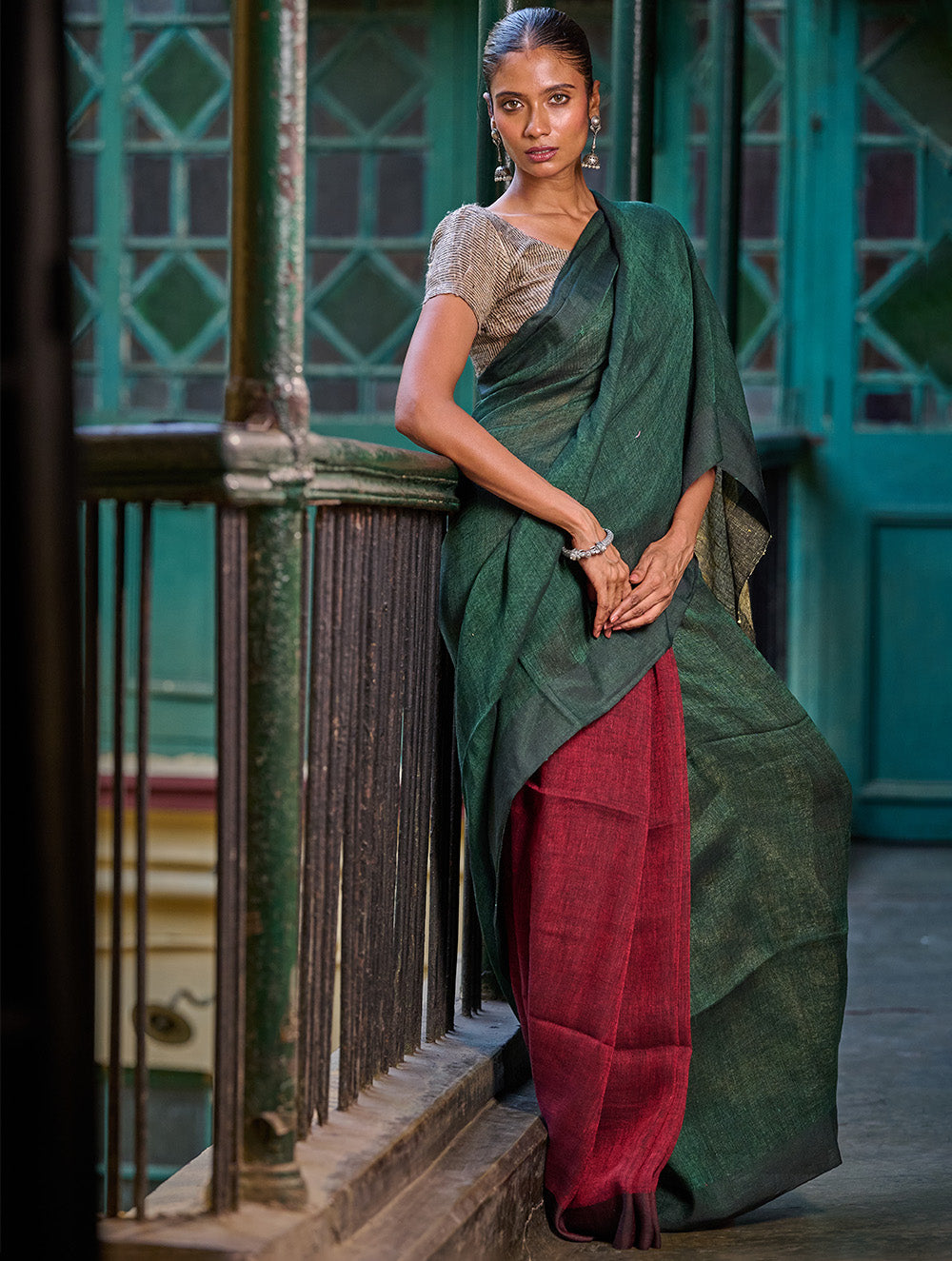 Bengal Vibes. Elegant Handwoven Patli  Linen Saree - Forest Reverie