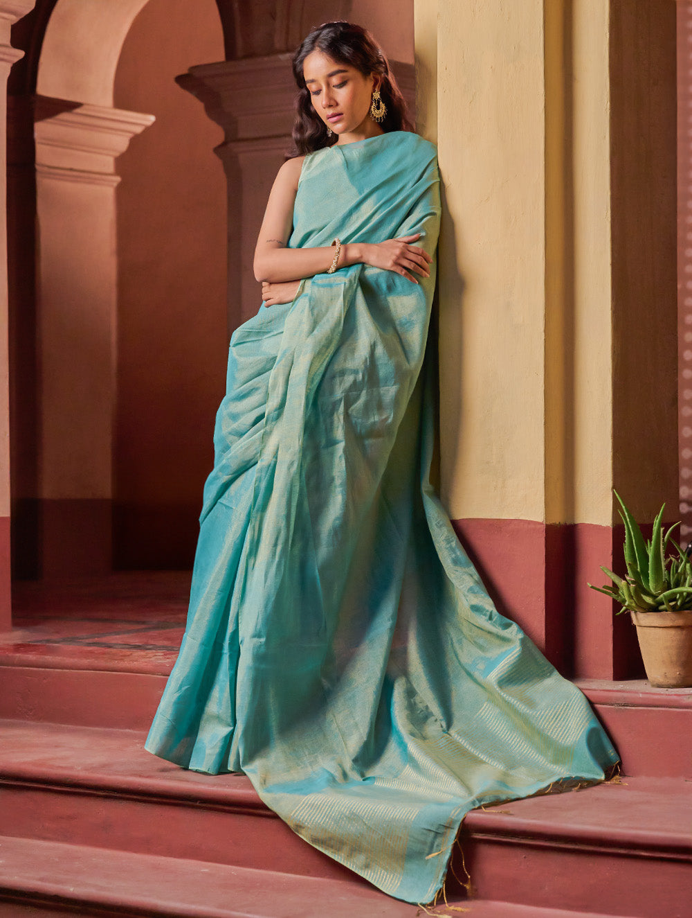 Bengal Elegance. Handwoven Tissue & Linen Saree - Turquoise Soft Gold
