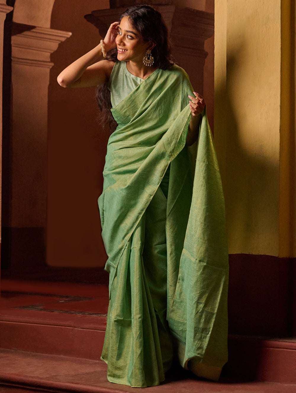 Bengal Elegance. Handwoven Tissue & Linen Saree - Sage Reverie