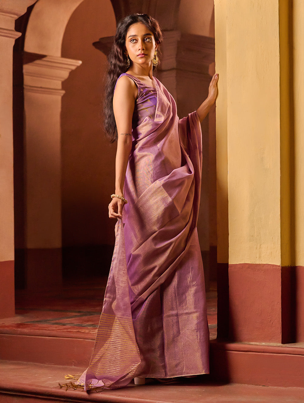 Bengal Elegance. Handwoven Tissue & Linen Saree - Dusky Mauve