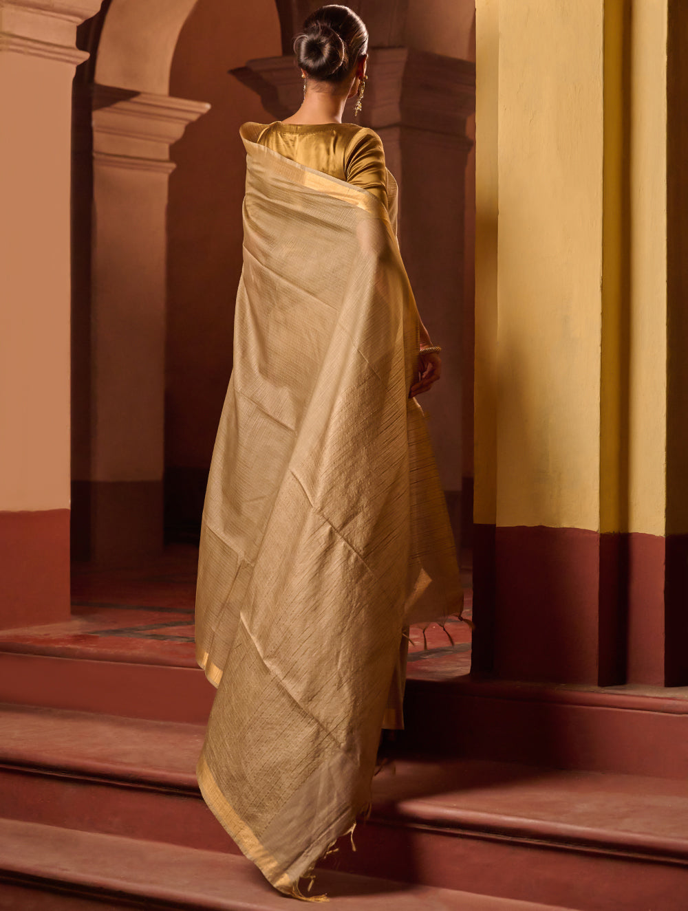Bengal Elegance. Handwoven Silk Cotton Saree - Desert Taupe